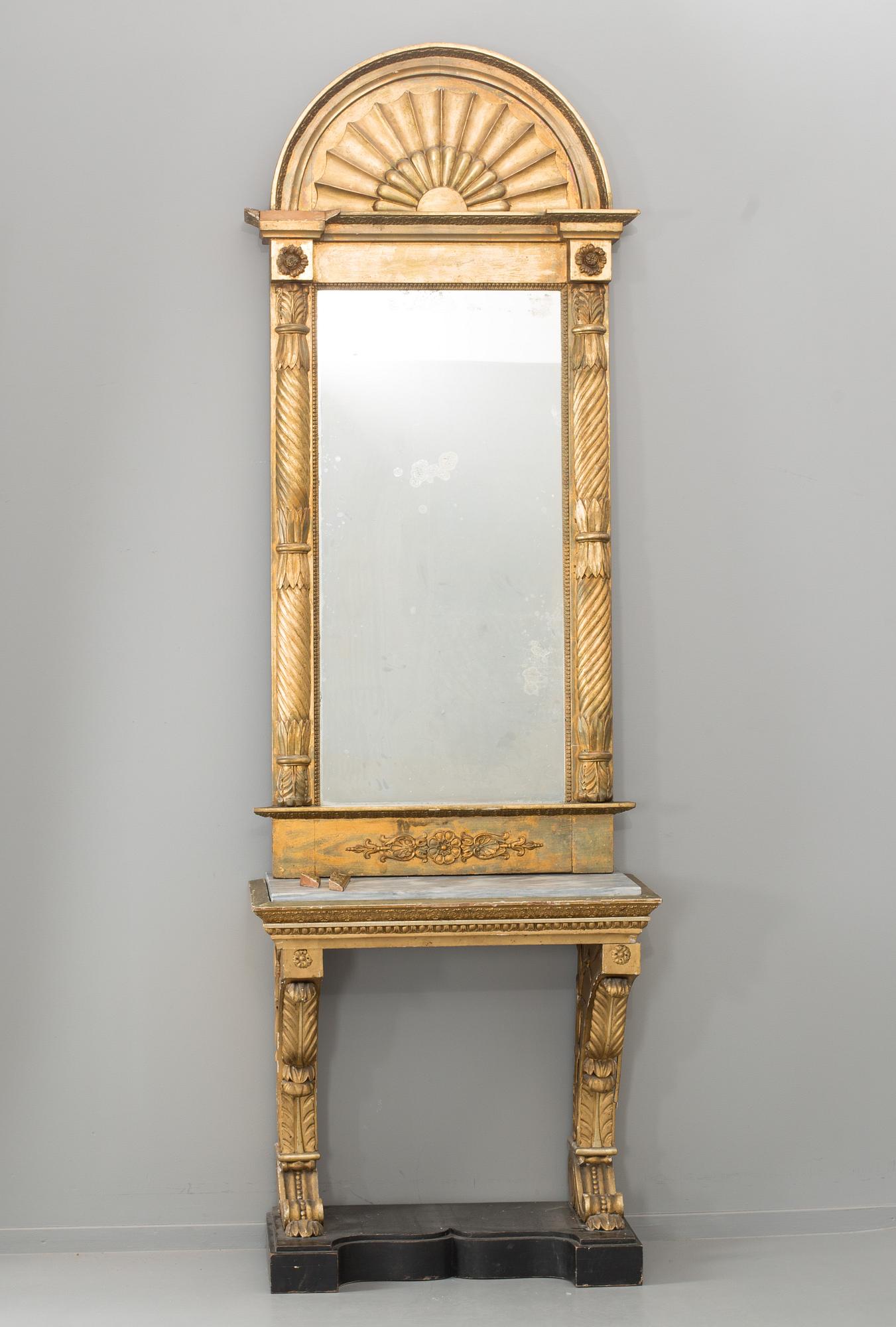 A EMPIRE CONSOLE TABLE AND MIRROR, FIRST HALF OF 19TH CENTURY.
