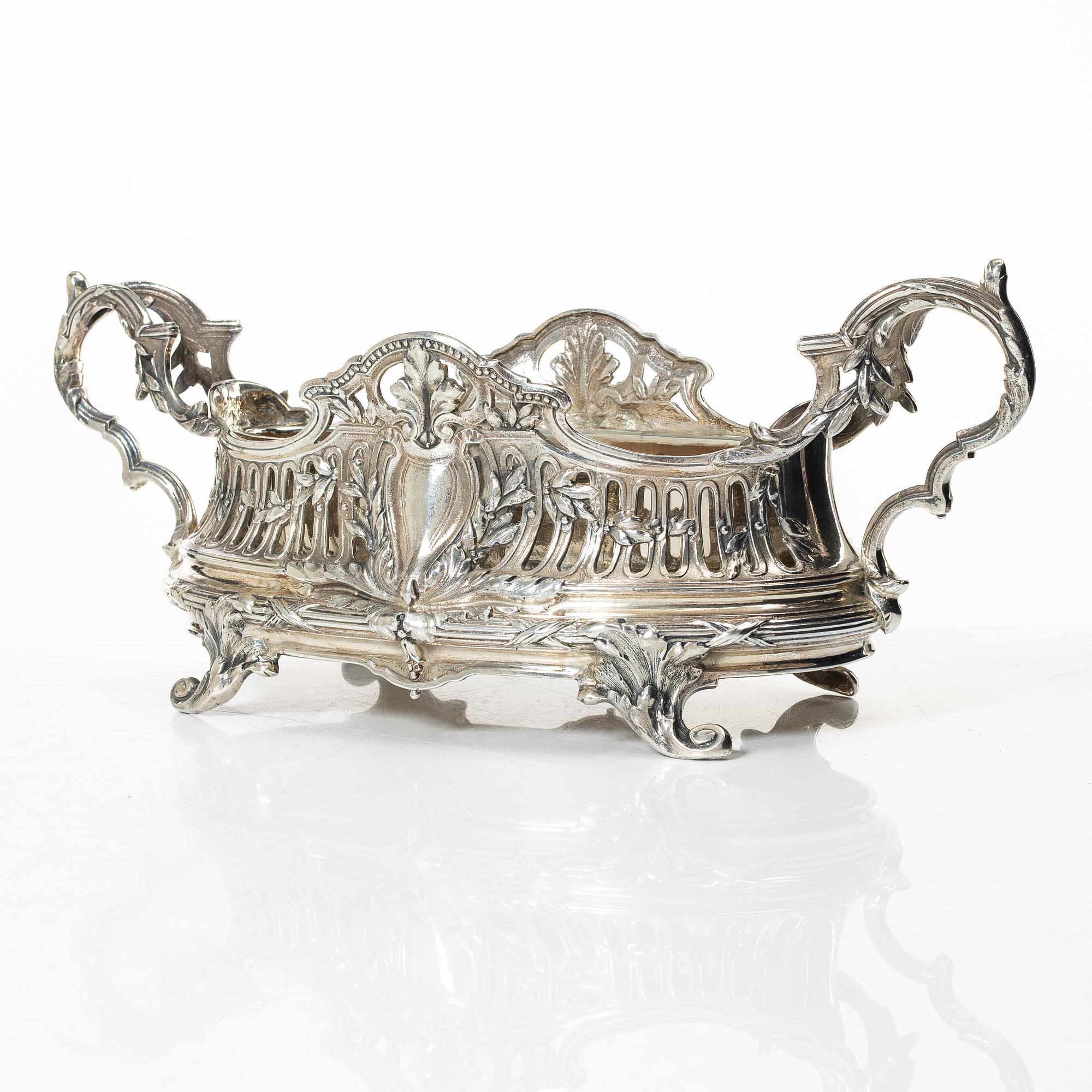 Jardinière, sterling silver, Louis XVI style, second half of the 20th century.