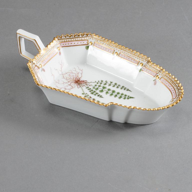 GELÉFAT, porslin, "Flora Danica", Royal Copenhagen, 1900-talets andra hälft.
