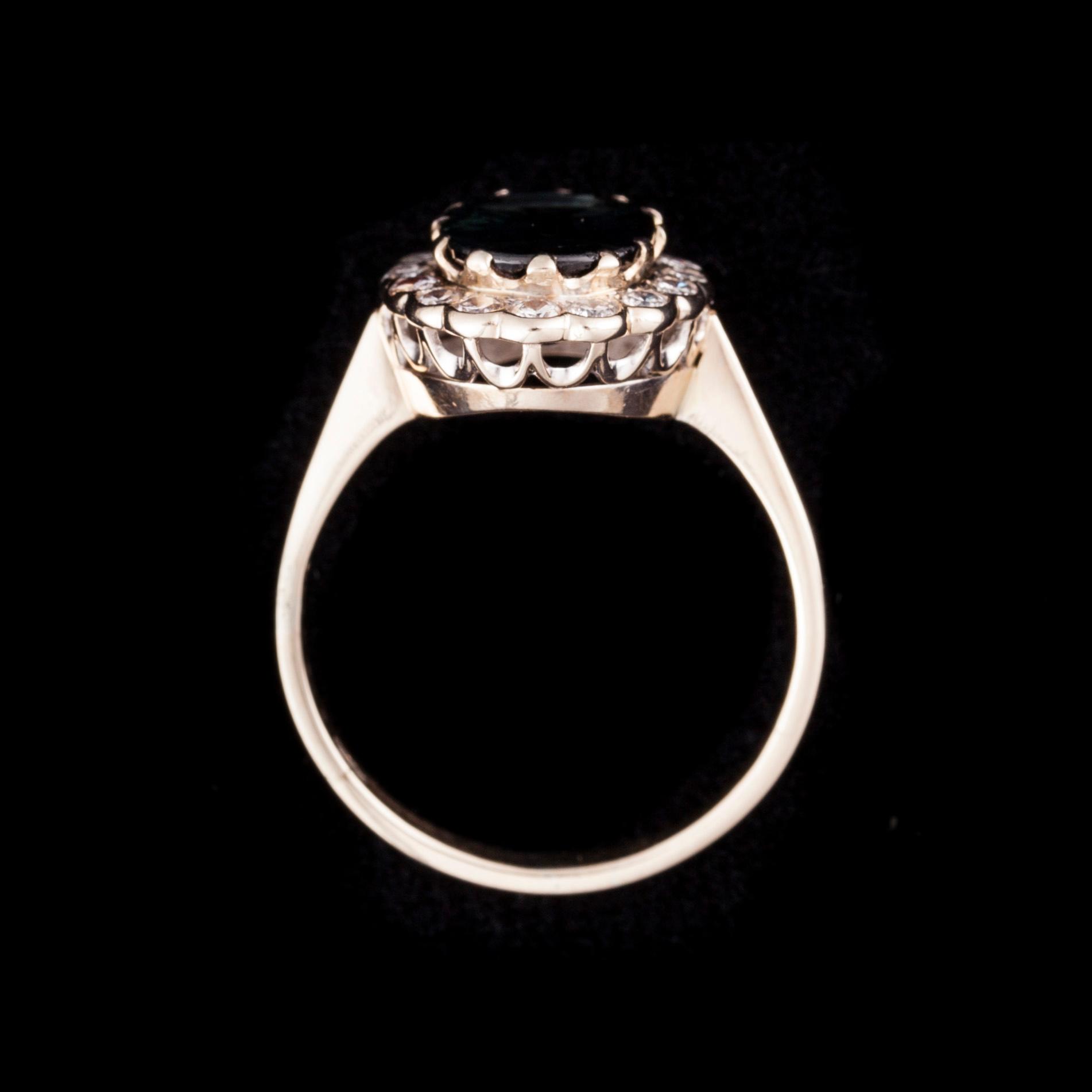 RING, 18K vitguld, safir, diamanter. E. Lindroos. Vikt ca 4,5 g.