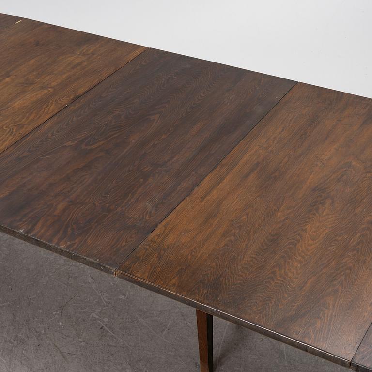 A Roccoco style dining table, Nordiska Kompaniet, 1917.