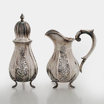 Hugo Grün, sokerisirotin ja kannu, hopeaa, Tanska 1955 ja 1961.