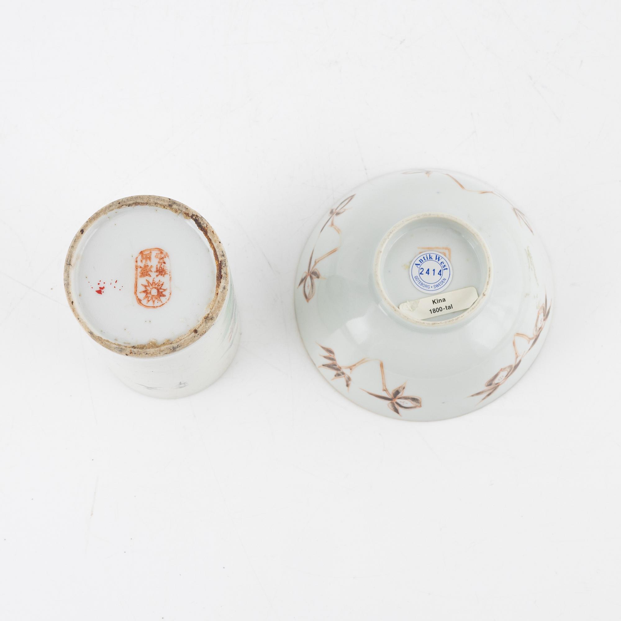 Bojaner, två stycken, skål, vas samt burk med lock, porslin, Kina, 1800- samt 1900-tal.