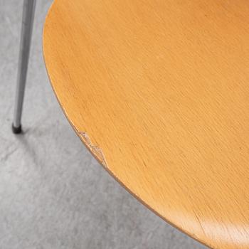 ARNE JACOBSEN, four 'Sjuan' chairs, for Fritz Hansen, Denmark, 1979.