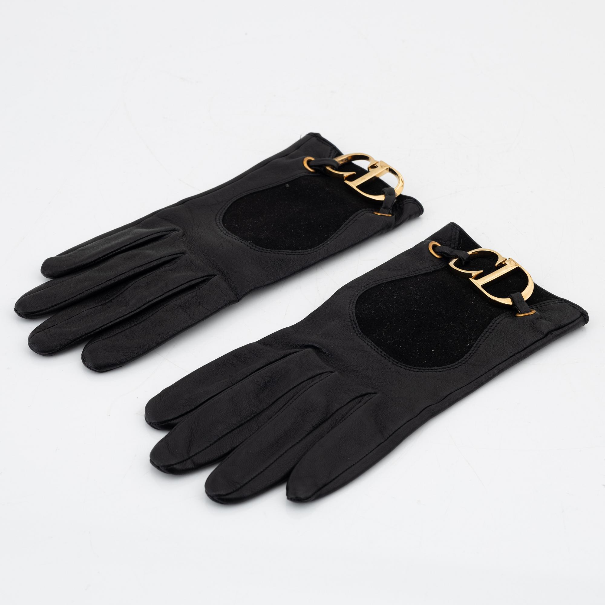 Christian Dior, a pair of leather gloves, size 7 1/2.