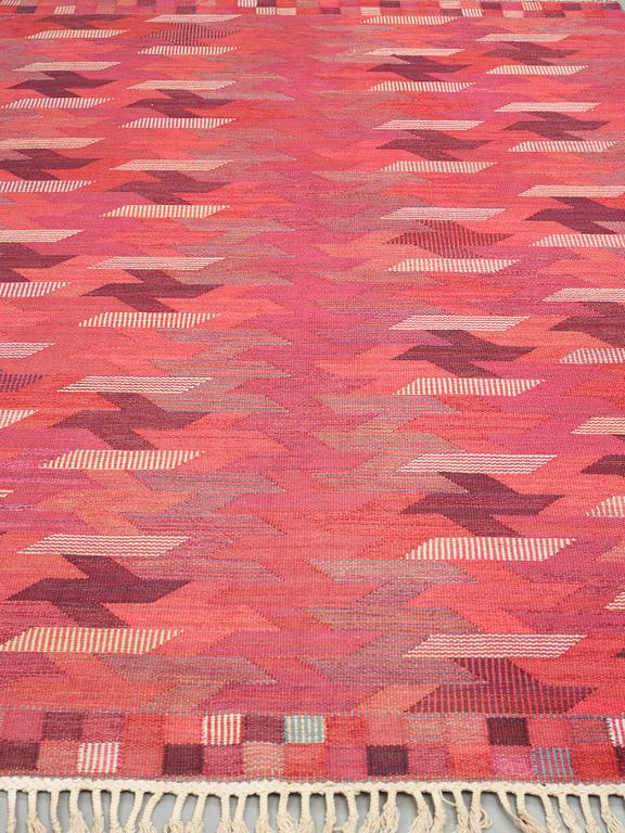 Barbro Nilsson, MATTA, "Rödarp", rölakan, ca 299 x 186,5 cm, signerad AB MMF BN.
