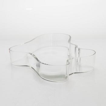 Alvar Aalto, a glass bowl, signed Alvar Aalto 844/1990, Iittala, Finland.