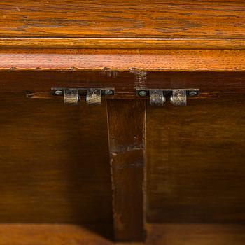 Vitrin / Skåp, modell Clifton ta Fritzies tillverkare Club Vintage Interiors 2011-2017.