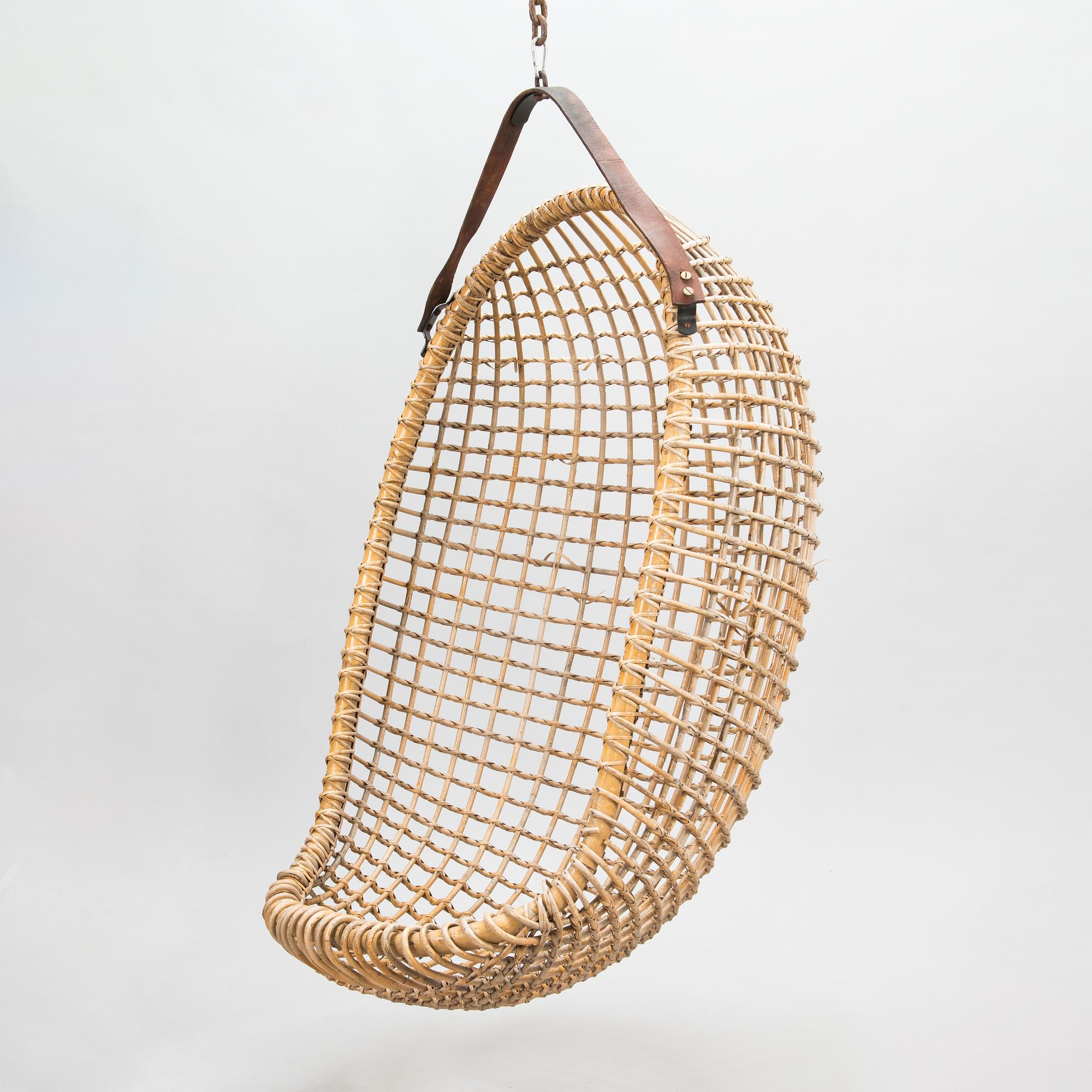 Giovanni Travasa, hanging chair 'Eureka' for Vittorio Bonacina. 1960's.
