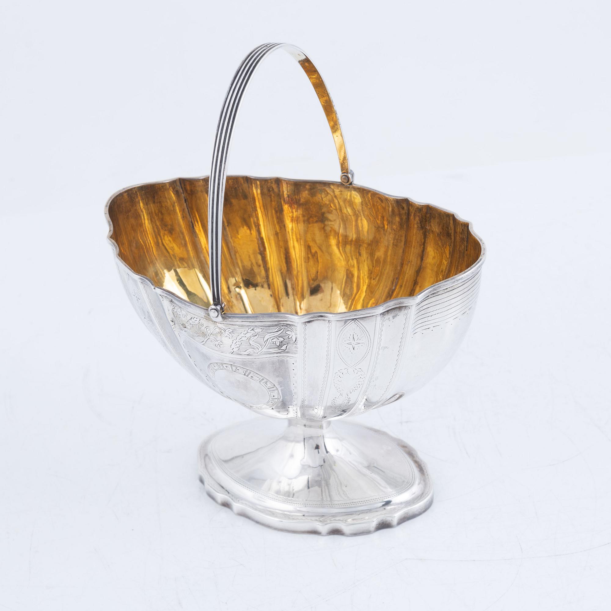 A silver bowl, mark of George Christie, Edinburgh, Scotland 1796.