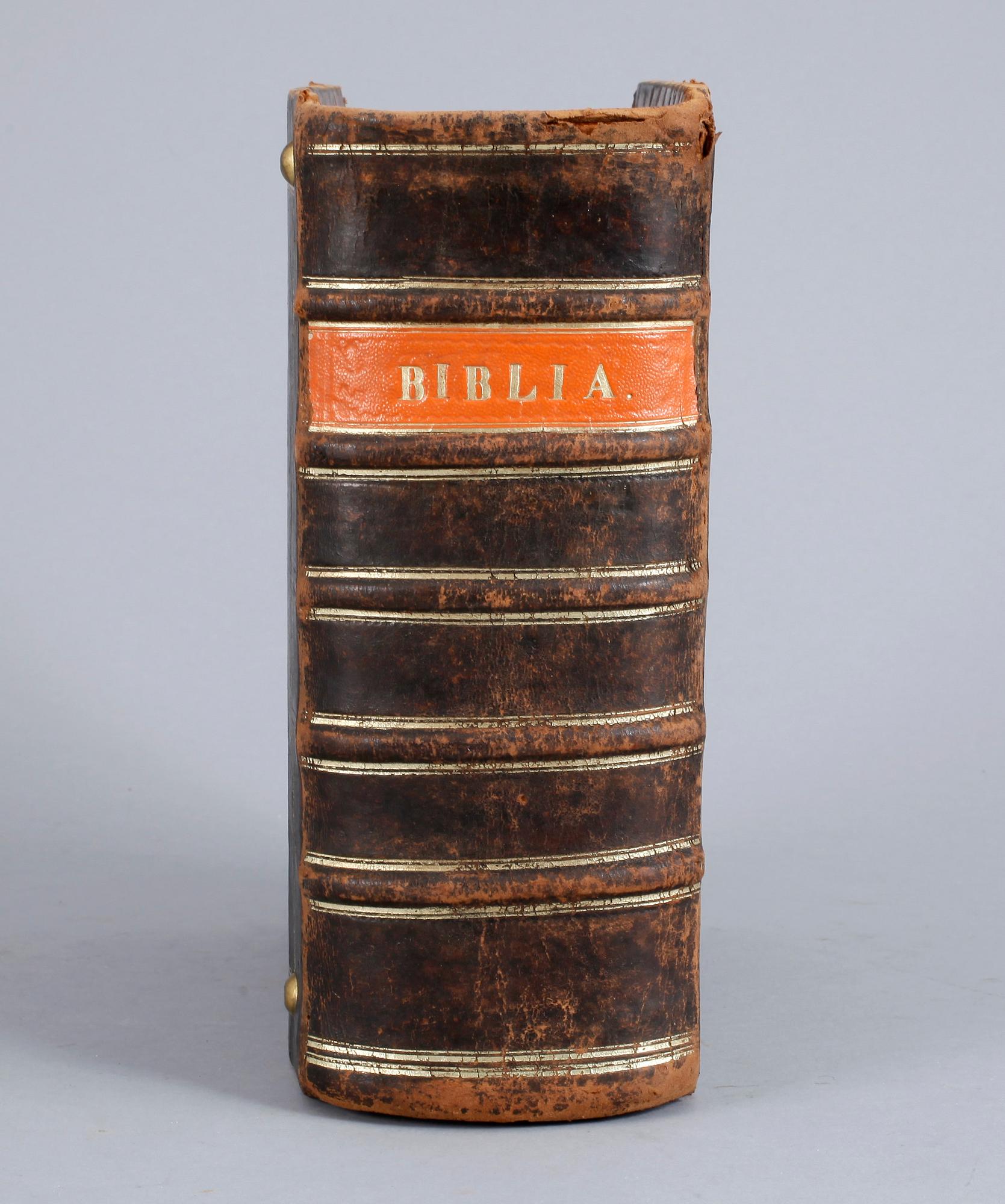 BIBEL, thet är, all then Helga Skrifft, på swensko efter konung Friederich then förstas befalning, Norköping 1728.