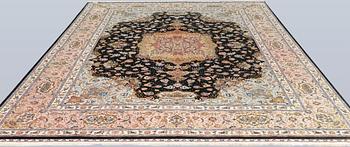 Matta, Täbris, part silk, s.k. 70 Radj, ca 350 x 250 cm.