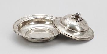 SKÅL MED LOCK, silver, Tyskland, tidigt 1900-tal. Ca 250 gr.