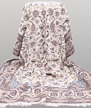 Matta, Nain part silk s.k 9LAA , ca 361 x 255 cm.