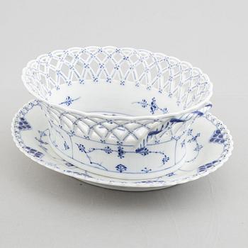 A Royal Copenhagen 'musselmalet full lace' chesnut basket with stand, (1889-1922). 1057.