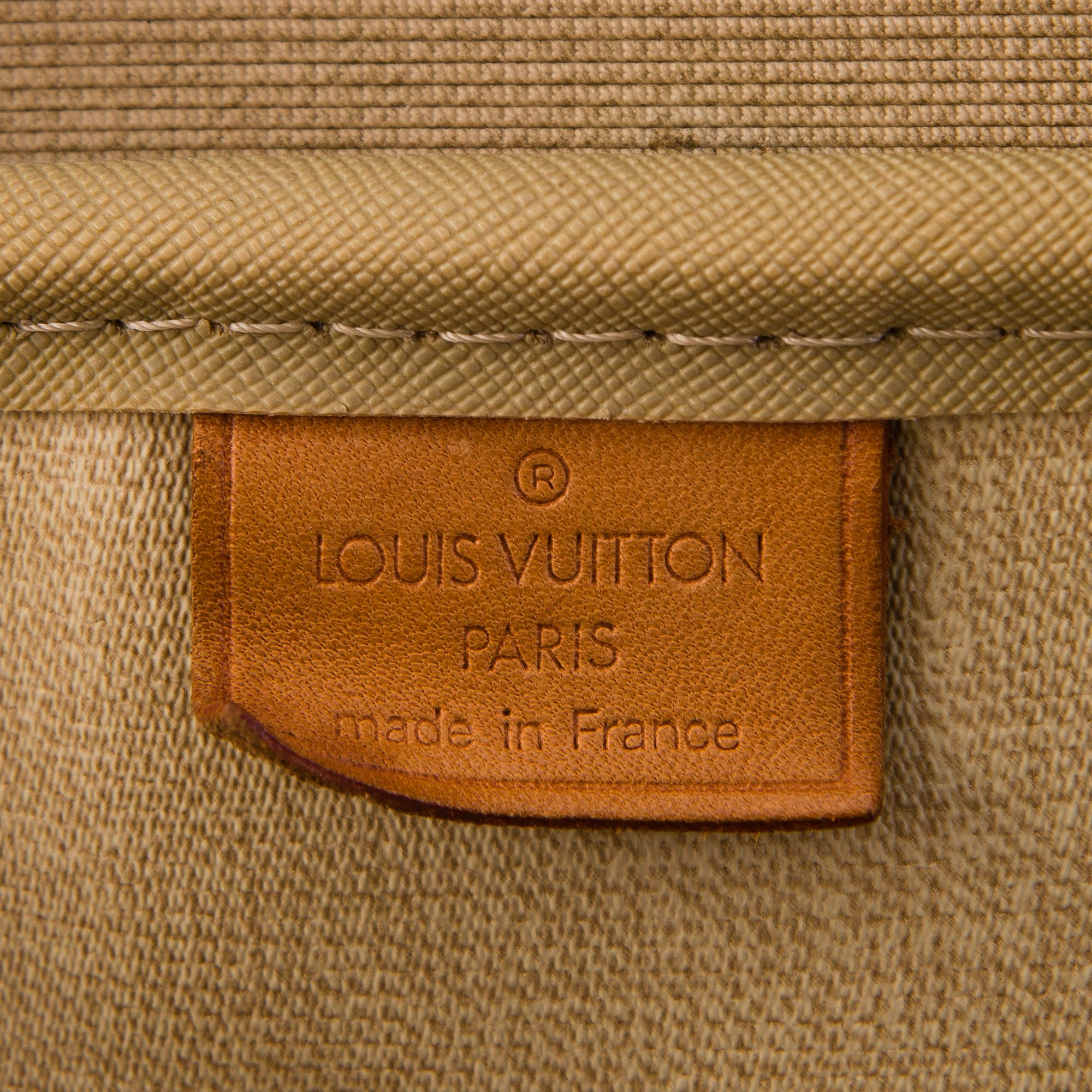 LOUIS VUITTON Deauville Bag.