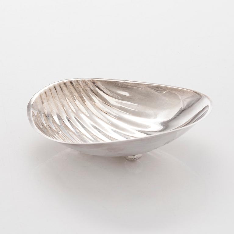 Tapio Wirkkala,  kulho, hopeaa, Hopeatehdas Oy, Helsinki 1960.