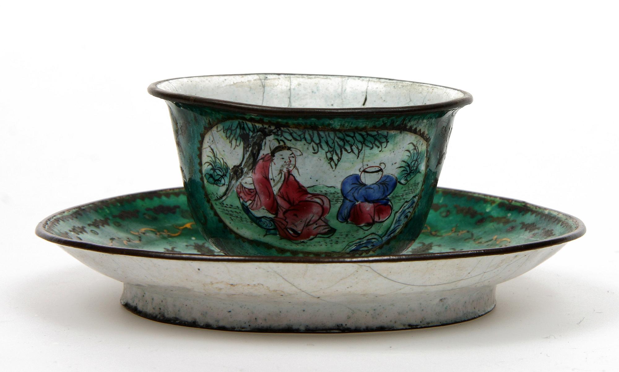 KOPP MED FAT, orientalisk, 1700-tal.