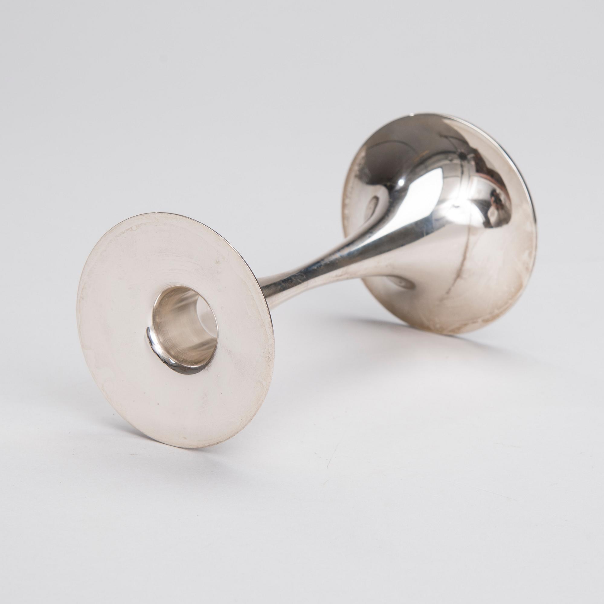 LJUSSTAKE, "Trumpet", silver, Tapio Wirkkala, Kultakeskus, Tavastehus 1999. Tot. vikt ca 158 g.