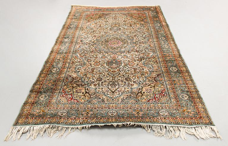 A rug, Oriental, silk, Ca. 151x95 cm.