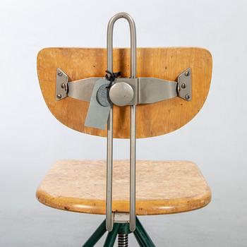 Arbetsstolar, 2 st,   Kockums mekaniska verkstad, Malmö, 1900-talets mitt.