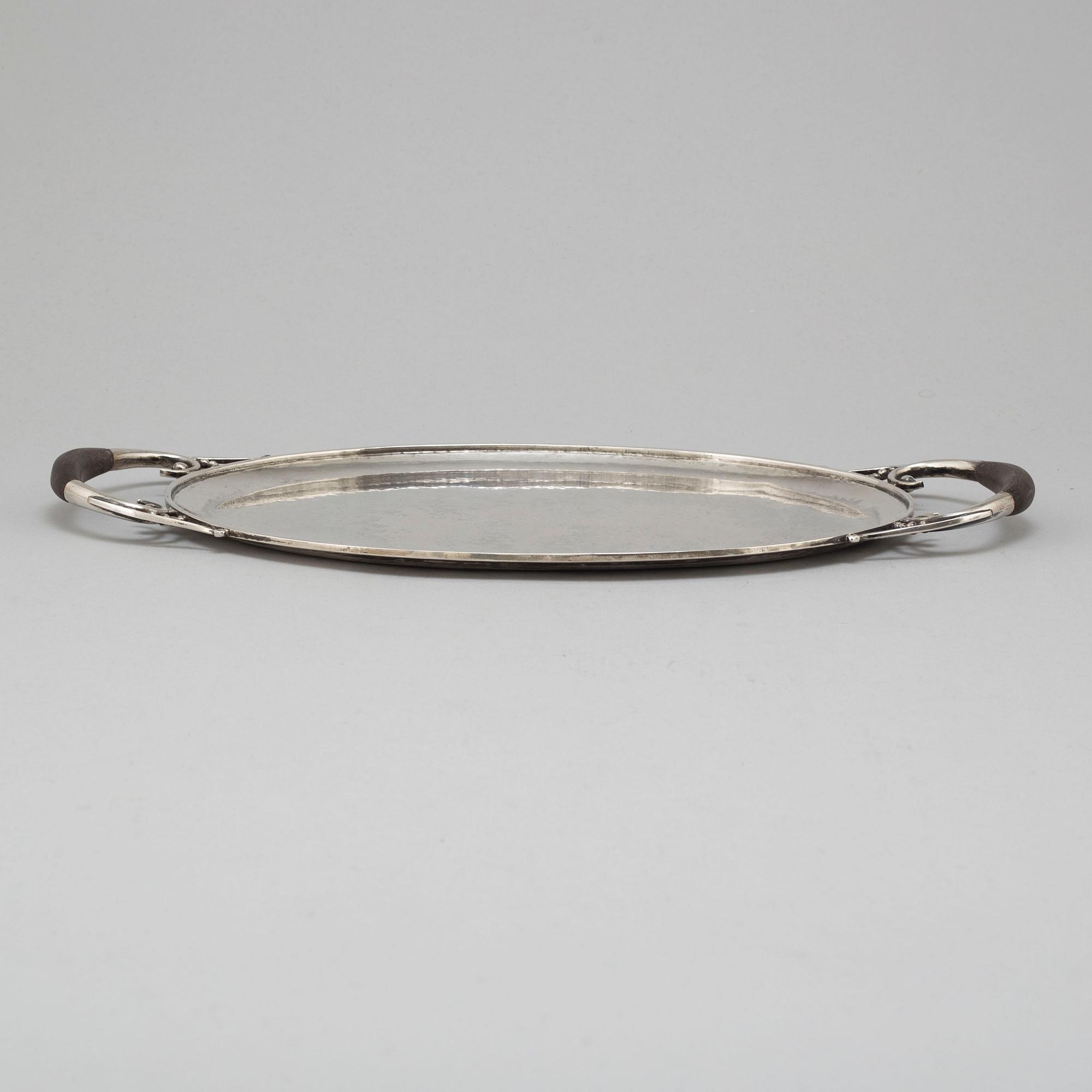 JÖRGEN JENSEN, a four pcs silver tea and coffee service with tray, Nordiska Kompaniet, Stockholm 1929.
