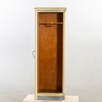 Klädskåp/Garderob 1900-talets första hälft.