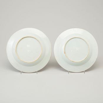 Two imari export porcelain plates, Qing dynasty, 18th century.