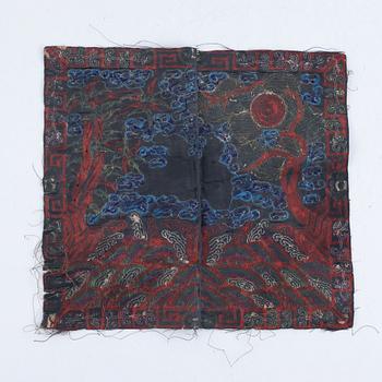 An embroided  silk gold and silver thread rank badge of a crane, Qing dynasty 18th century.