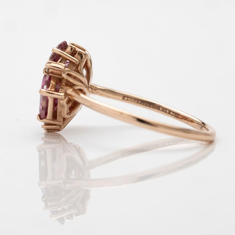 Suzanne Kalan, 14K gold ring with sapphires and diamonds.