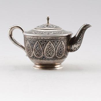 KANNA, silver, möjligen Ryssland, 1800-/1900-tal. Vikt ca 242 g.