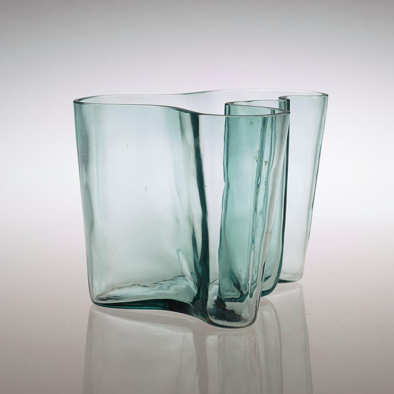 An Alvar Aalto moulded glass vase, Karhula, Finland 1937, model 9750.