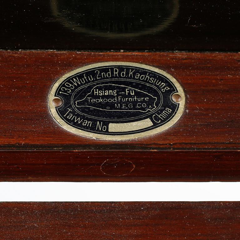 A drinks cabinet from China, second half of the 20th century.