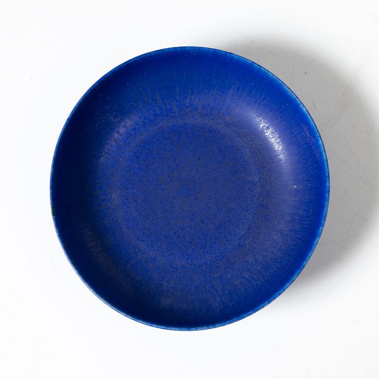 Berndt Friberg, miniatyrvaser, tio stycken, stengods, Gustavsbergs Studio 1960-/70-tal, samt bok.