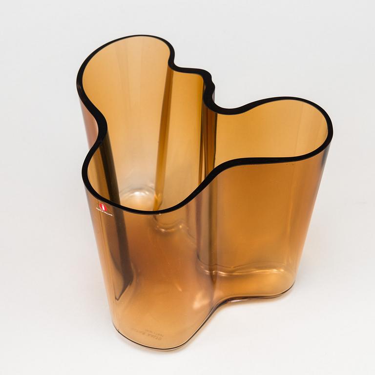 ALVAR AALTO, a "Savoy" glass vase fot iittala.