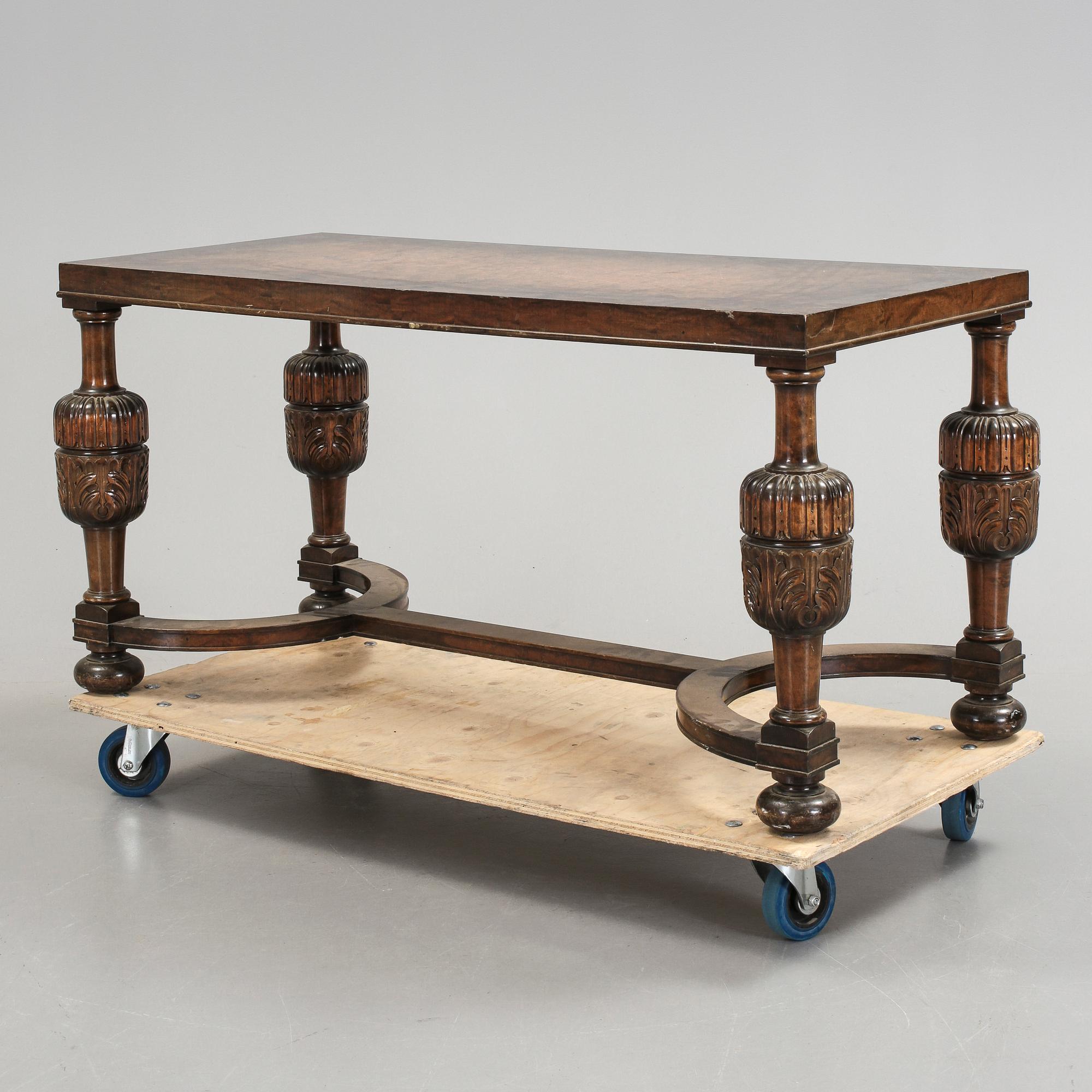 SOFFBORD, 1900-talets första hälft.