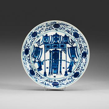 502. A blue and white dish, Qing dynasty  with Wanlis six character mark (1573-1619).