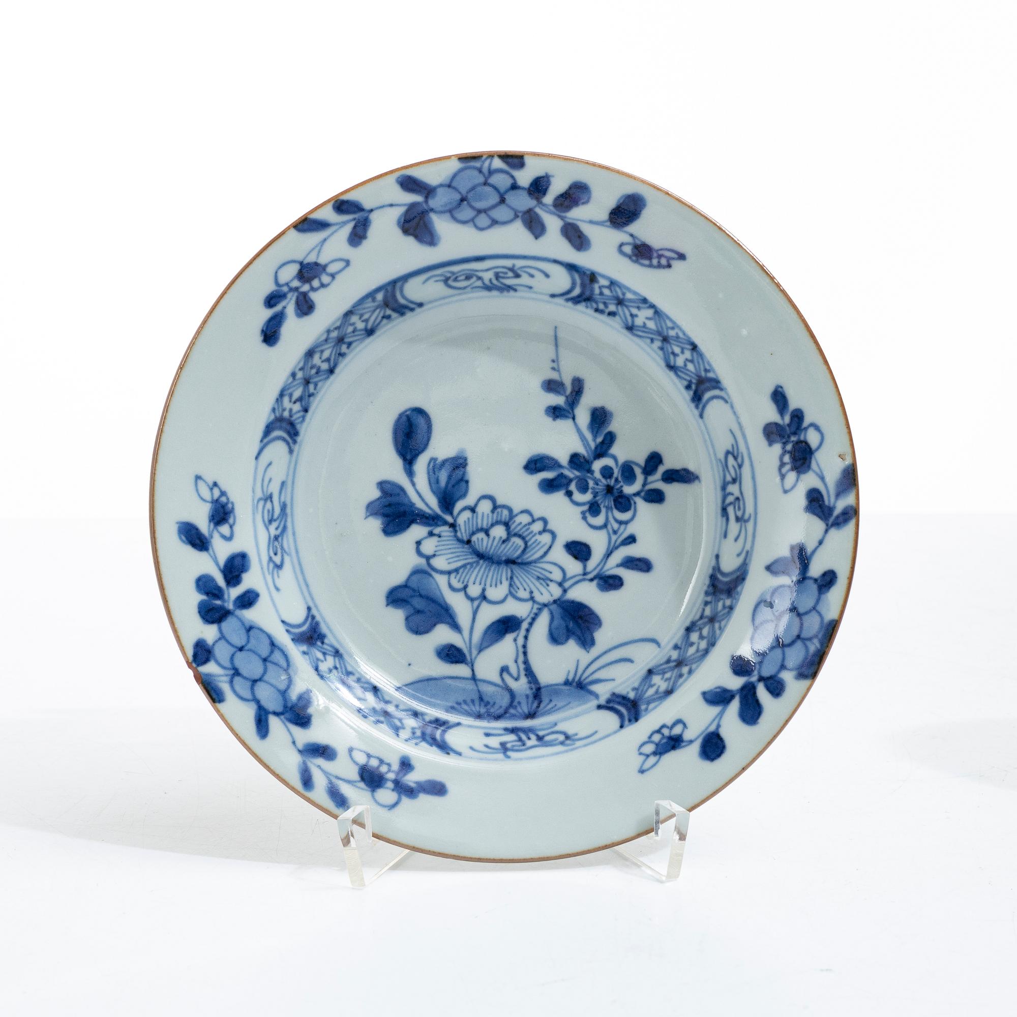 Bärtallrikar, 3 st, exportporslin, Kina, Qingdynatin 1700-tal.