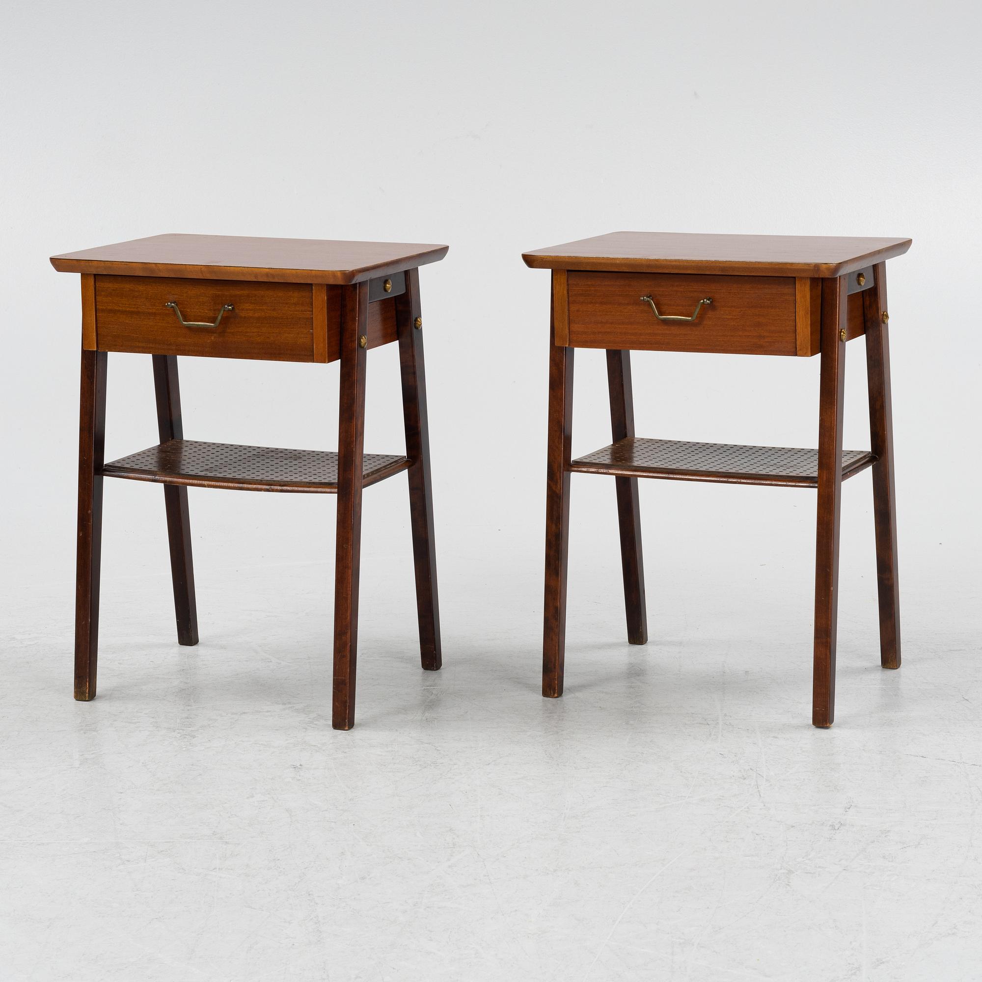 Sängbord, ett par, 1900-talets mitt.