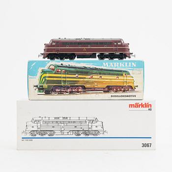 Märklin, lok 2 st, spår H0, i kartong.