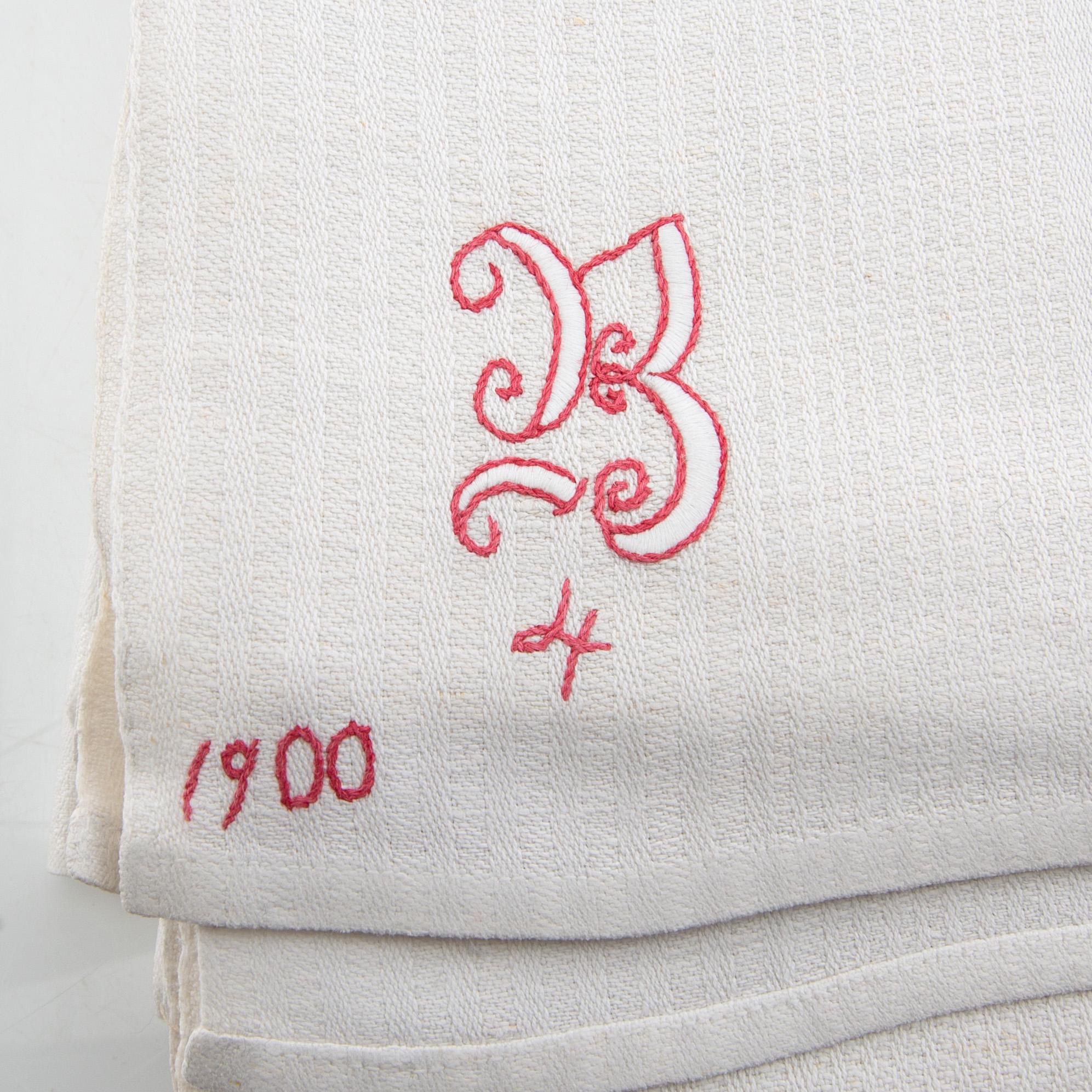 Dukar 4 st damast och dräll 1900-talets första hälft/mitt.