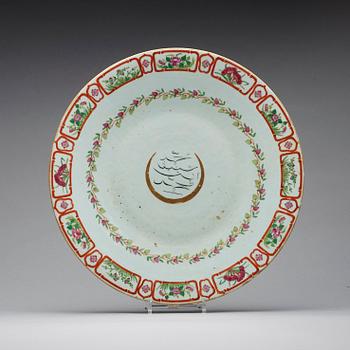 A large famille rose charger, Qing dynasty, 19th Century.