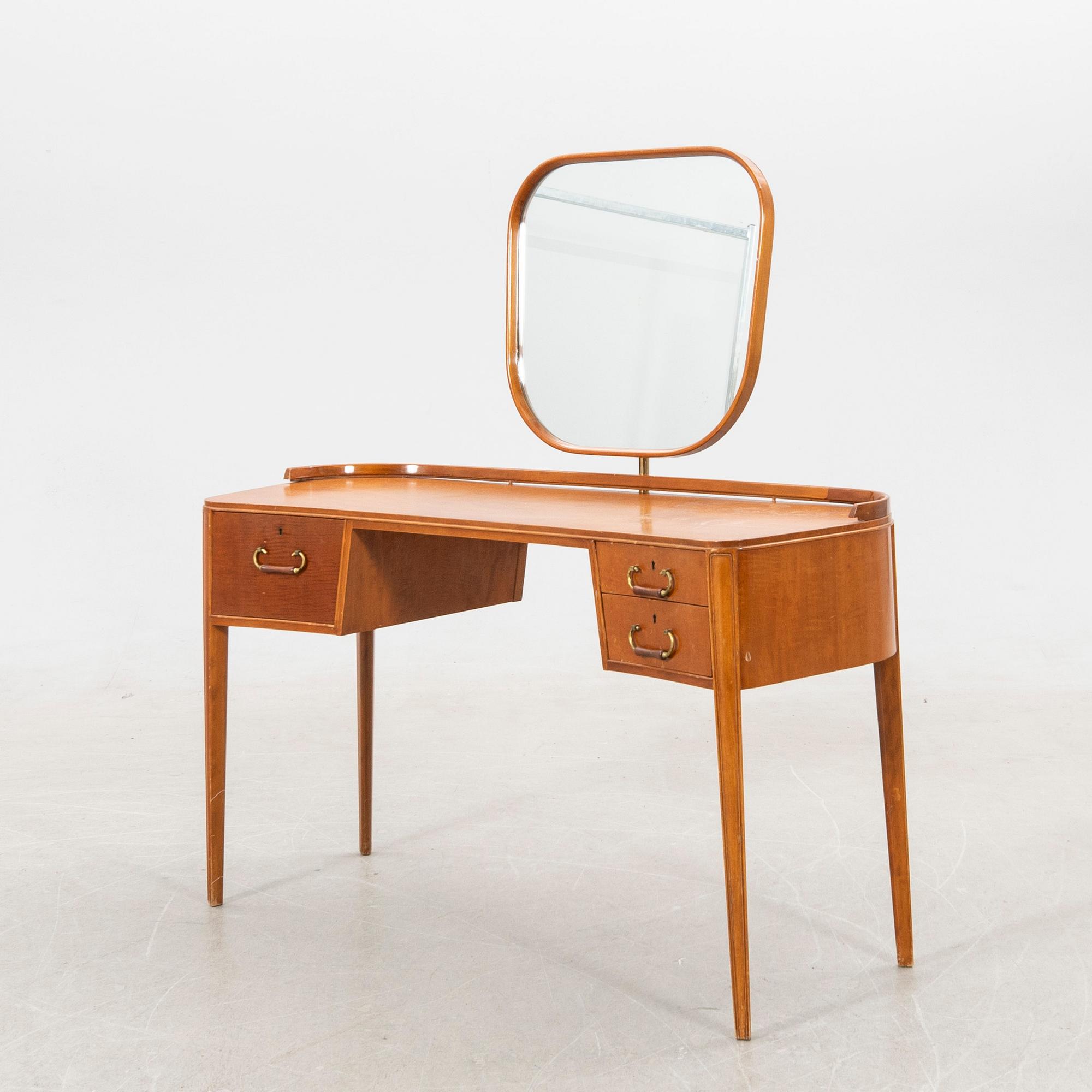 Axel Larsson, tillskriven, sminkbord, Bodafors, 1900-tal.