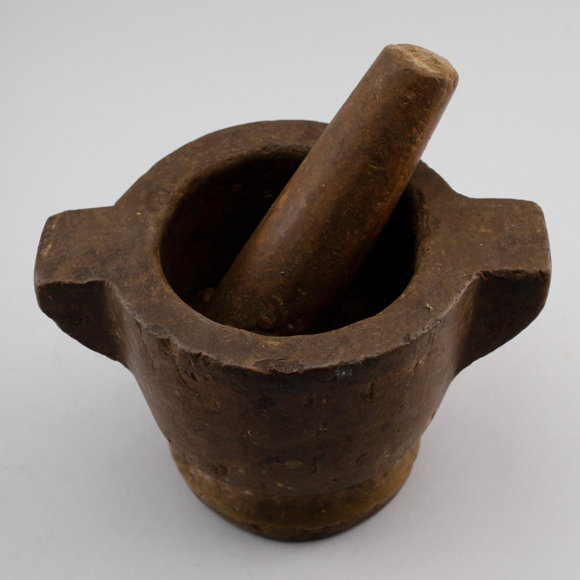 MORTEL MED STÖT, täljsten, 1700-/1800-tal.