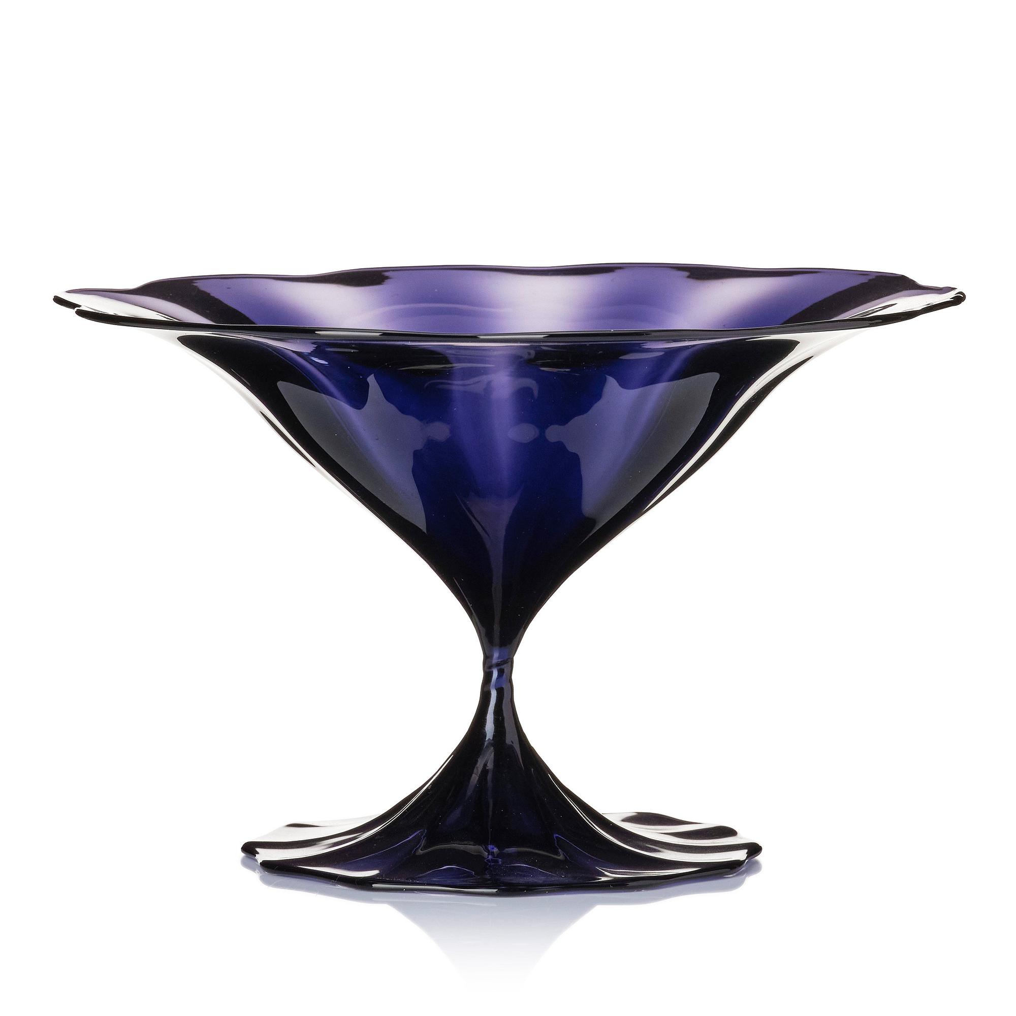 Simon Gate, a purple glass bowl 'Slottsglas', Orrefors Sweden 1920s.