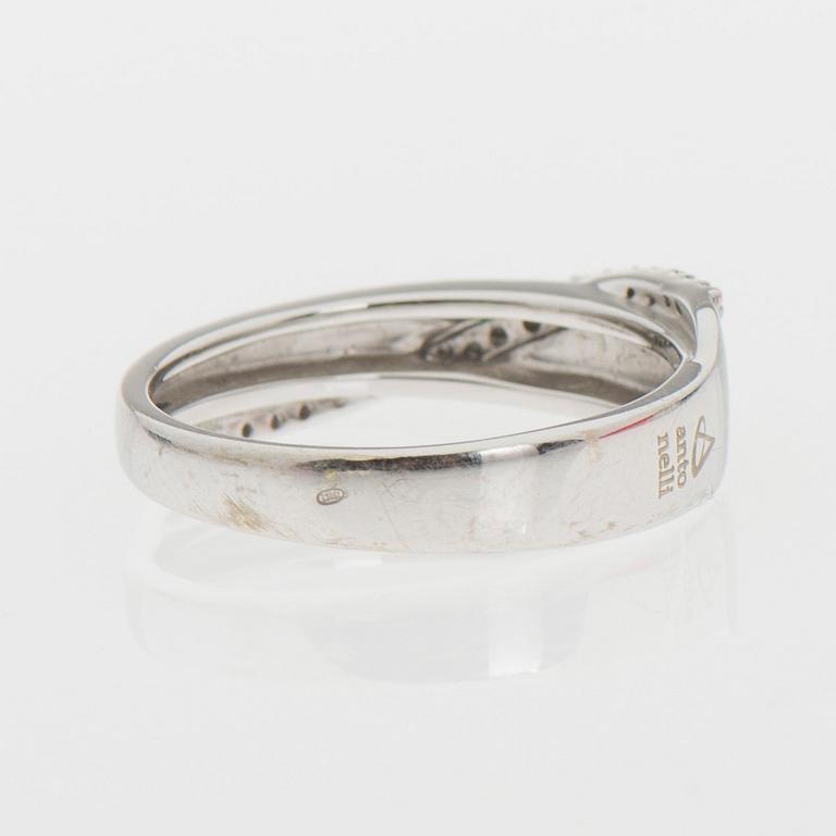 RING, briljantslipade diamanter, 18K vitguld.