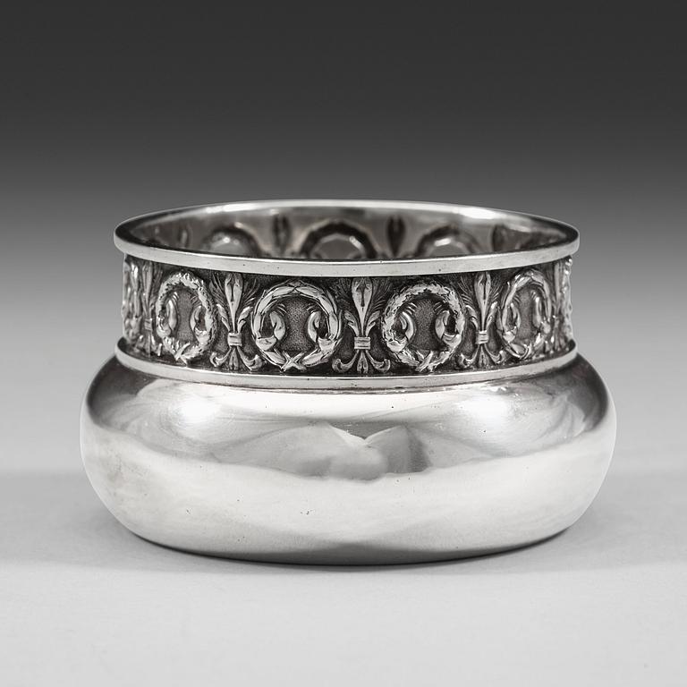 FABERGÉ, Moskva 1908-1917, saltkar, silver, Louis XVI-stil.