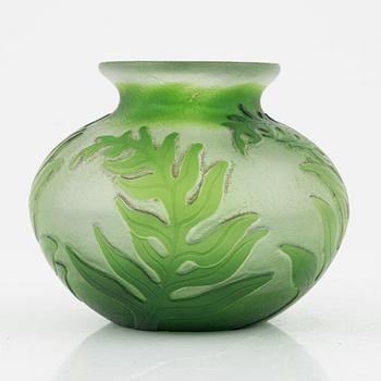 Karl Lindeberg, an Art nouveau cameo vase, Kosta, Sweden, early 20th Century.