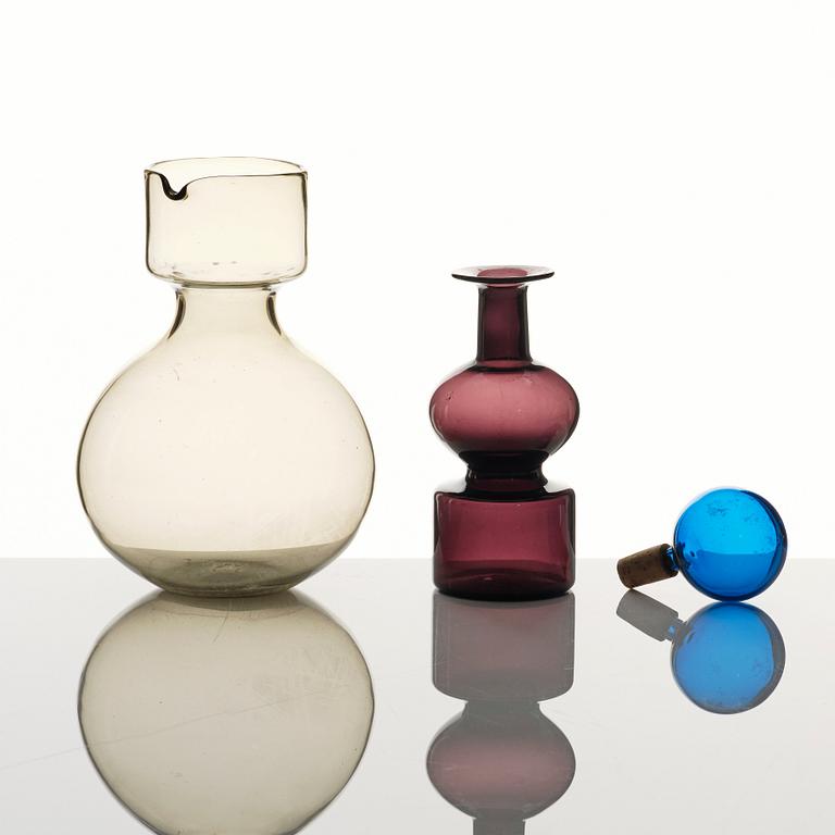 Kaj Franck, a glass decanter "The bells of Kremlin", + two small bottles with stoppers, Nuutajärvi Notsjö, Finland 1959.