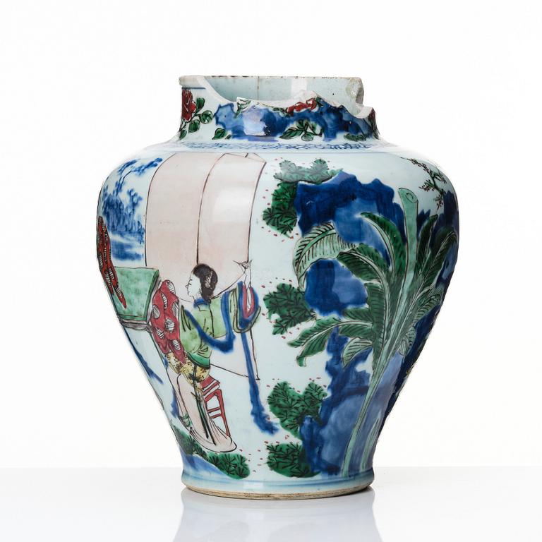 A Chinese Transitional wucai jar, 17th century.